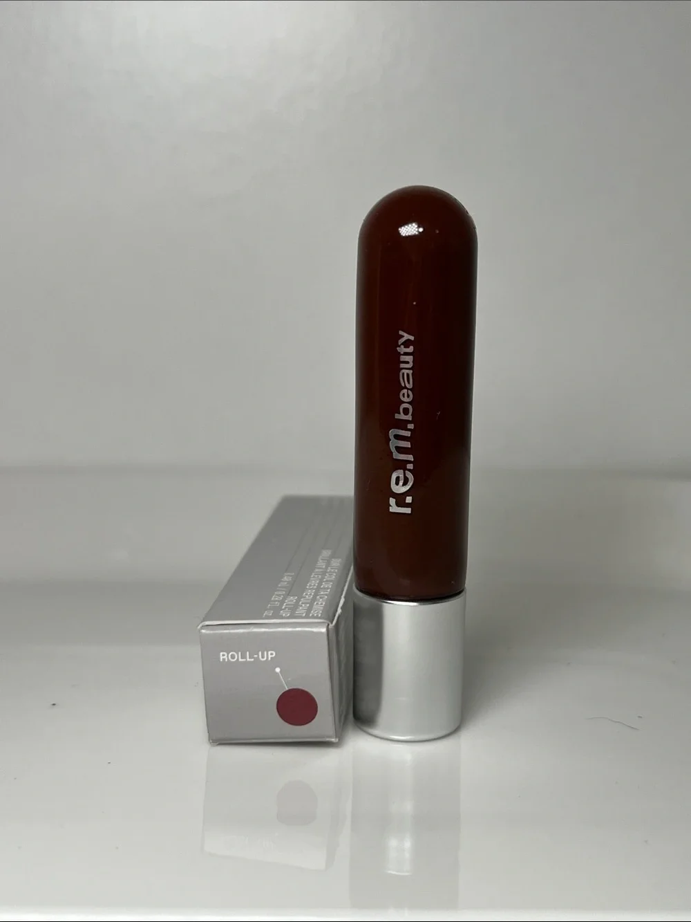 r.e.m. beauty Roll-Up Lip Gloss
